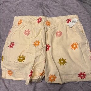 Embroidered Linen Cream Shorts with Floral Accents